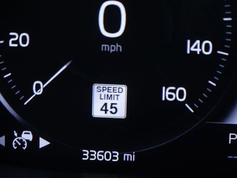 Used 2022 Volvo XC90 T6 Momentum w/ Climate Package image 35