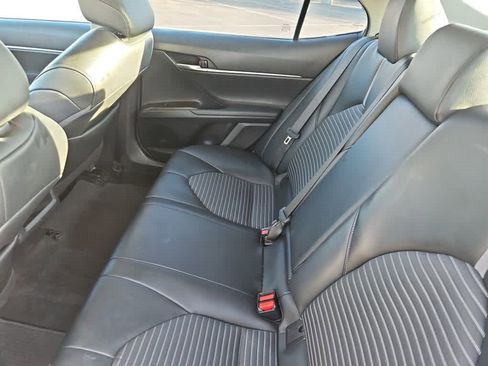 Used 2021 Toyota Camry SE image 10