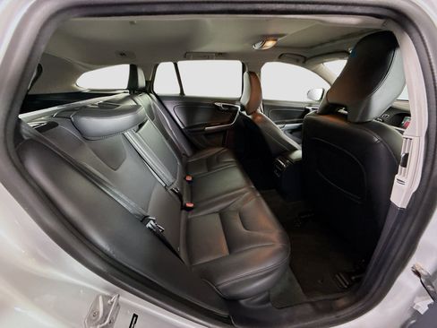 Used 2016 Volvo V60 T5 Platinum w/ Climate Package FWD image 27