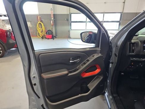 Used 2025 Nissan Frontier PRO-4X w/ Pro Premium Package AWD/4WD image 10