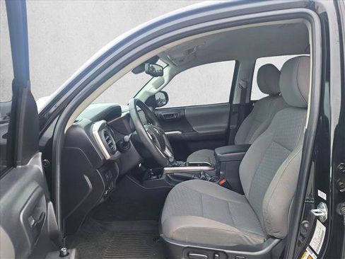 Used 2022 Toyota Tacoma SR5 RWD image 9