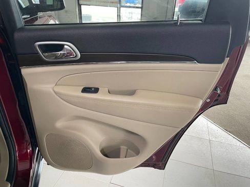 Used 2018 Jeep Grand Cherokee Limited w/ Trailer Tow Group IV image 25