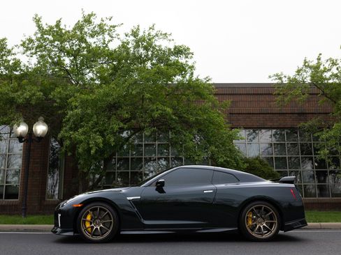 Used 2021 Nissan GT-R Premium AWD/4WD image 82