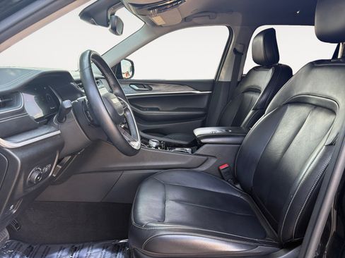Used 2021 Jeep Grand Cherokee L Limited AWD/4WD image 23