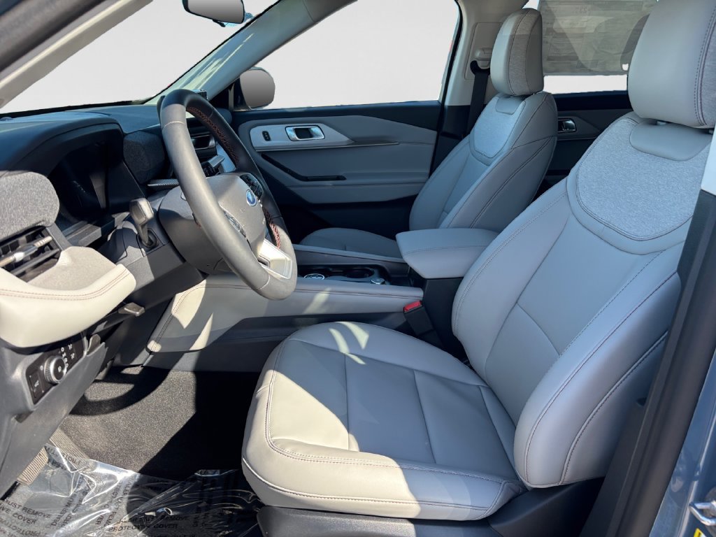 Used 2026 Ford Explorer Active w/ Active Comfort Package AWD/4WD image 11