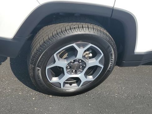 Used 2022 Jeep Compass Trailhawk AWD/4WD image 5