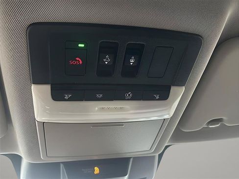 Used 2022 Nissan Rogue SV w/ SV Premium Package AWD/4WD image 19
