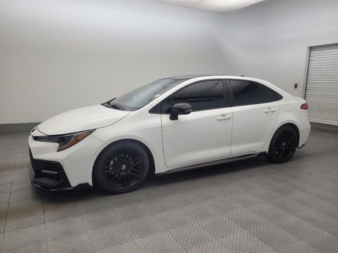 Used 2021 Toyota Corolla SE w/ Carpet Mat Package (TMS) image 2