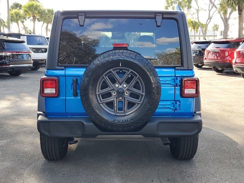 Used 2024 Jeep Wrangler Sport S image 5