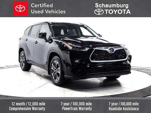 Certified 2024 Toyota Highlander XLE image 1