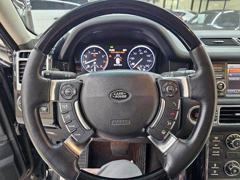 Used 2011 Land Rover Range Rover HSE image 28