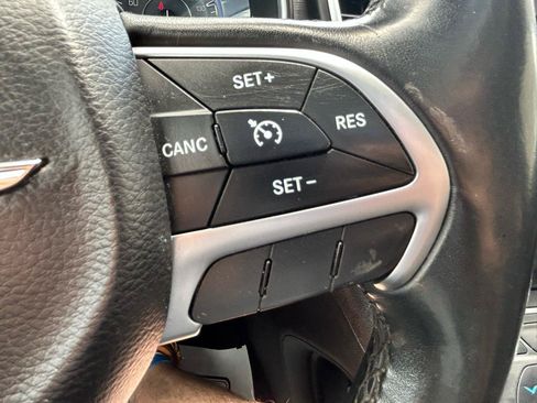 Used 2015 Chrysler 200 Limited w/ Convenience Group FWD image 20
