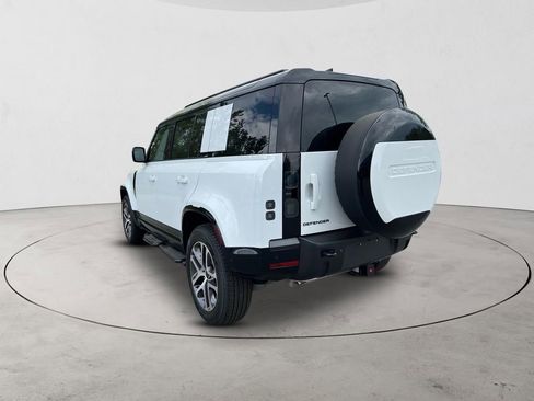 New 2026 Land Rover Defender 110 X-Dynamic SE AWD/4WD image 3
