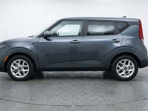 Used 2025 Kia Soul LX w/ LX Technology Package FWD image 5