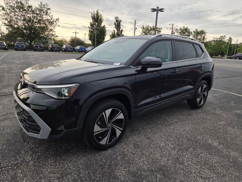 New 2026 Volkswagen Taos SE AWD/4WD image 14
