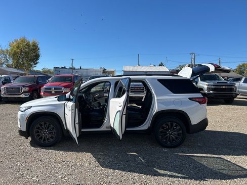 Used 2023 Chevrolet Traverse RS image 29