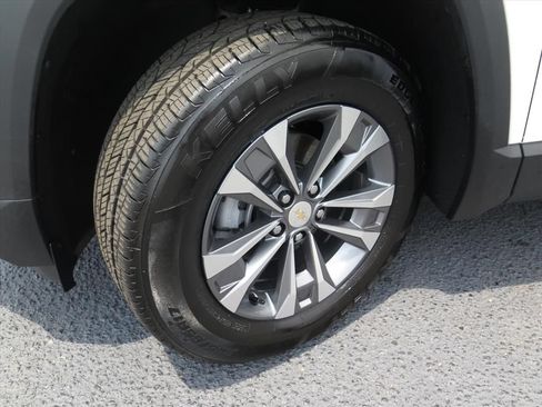 Used 2026 Chevrolet Equinox LT FWD image 18