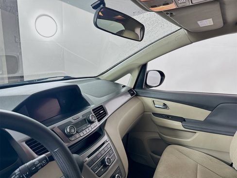 Used 2014 Honda Odyssey LX image 4
