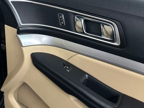 Used 2016 Ford Explorer XLT w/ Equipment Group 202A image 40