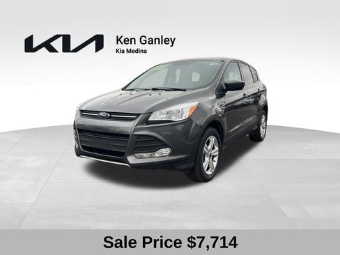 Used 2016 Ford Escape SE image 1