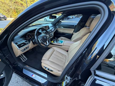 Used 2016 BMW 750i xDrive image 8