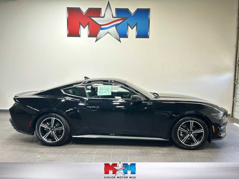 Used 2025 Ford Mustang Premium RWD image 1