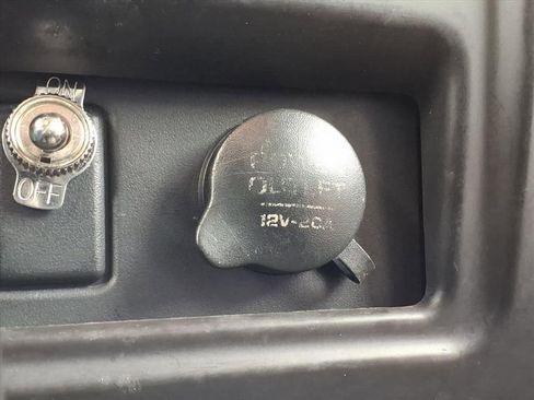 Used 2000 Jeep Cherokee Sport image 25