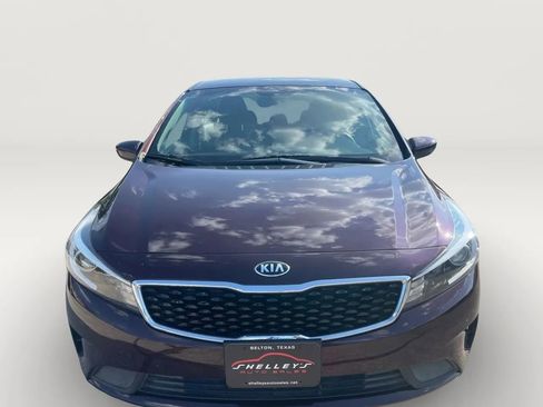 Used 2017 Kia Forte LX image 2