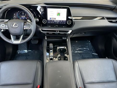 Certified 2025 Lexus RX 350 FWD w/ Accessory Package image 17