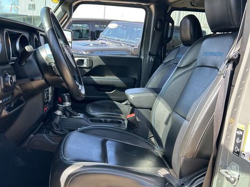 Used 2022 Jeep Wrangler Unlimited Rubicon 4xe w/ Cold Weather Group AWD/4WD image 11