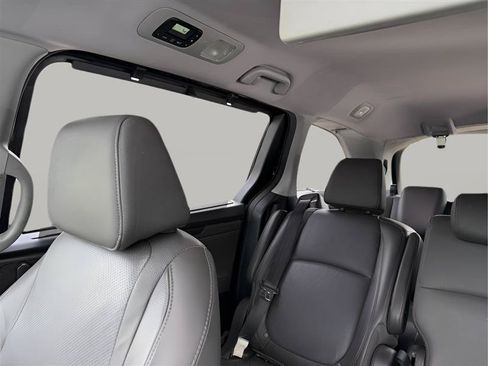 Used 2018 Honda Odyssey Elite image 62