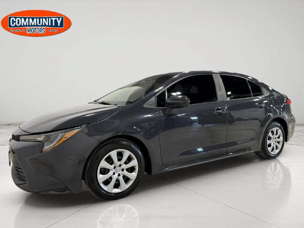 Used 2023 Toyota Corolla LE FWD image 2