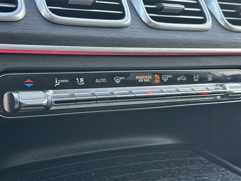 Used 2024 Mercedes-Benz GLE 450e 4MATIC image 23