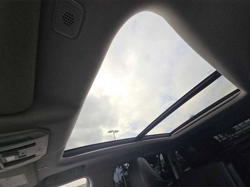 Used 2023 Toyota Highlander Platinum image 35