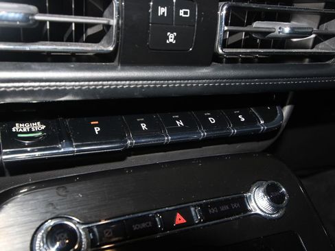 Used 2023 Lincoln Nautilus AWD w/ Premium Package image 18