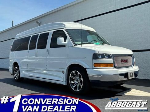 Used 2020 GMC Savana 2500 Extended w/ Enhanced Convenience Package RWD image 1