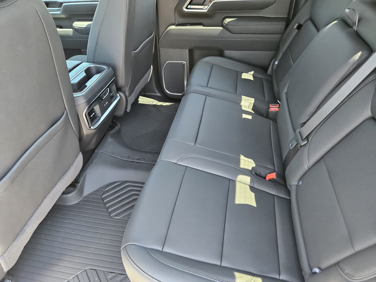New 2026 Chevrolet Silverado 2500 LTZ w/ LTZ Plus Package AWD/4WD image 20