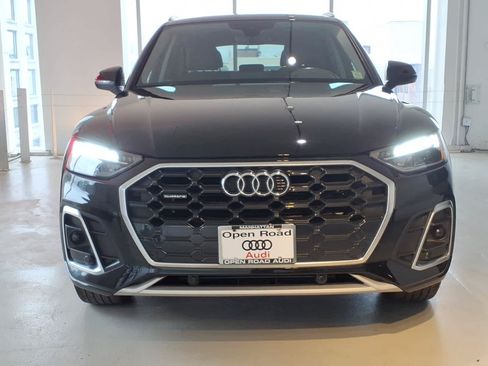 Used 2023 Audi Q5 2.0T Premium w/ Convenience Package AWD/4WD image 2