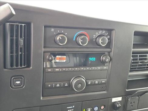 New 2025 Chevrolet Express 3500 w/ Power Convenience Package image 31