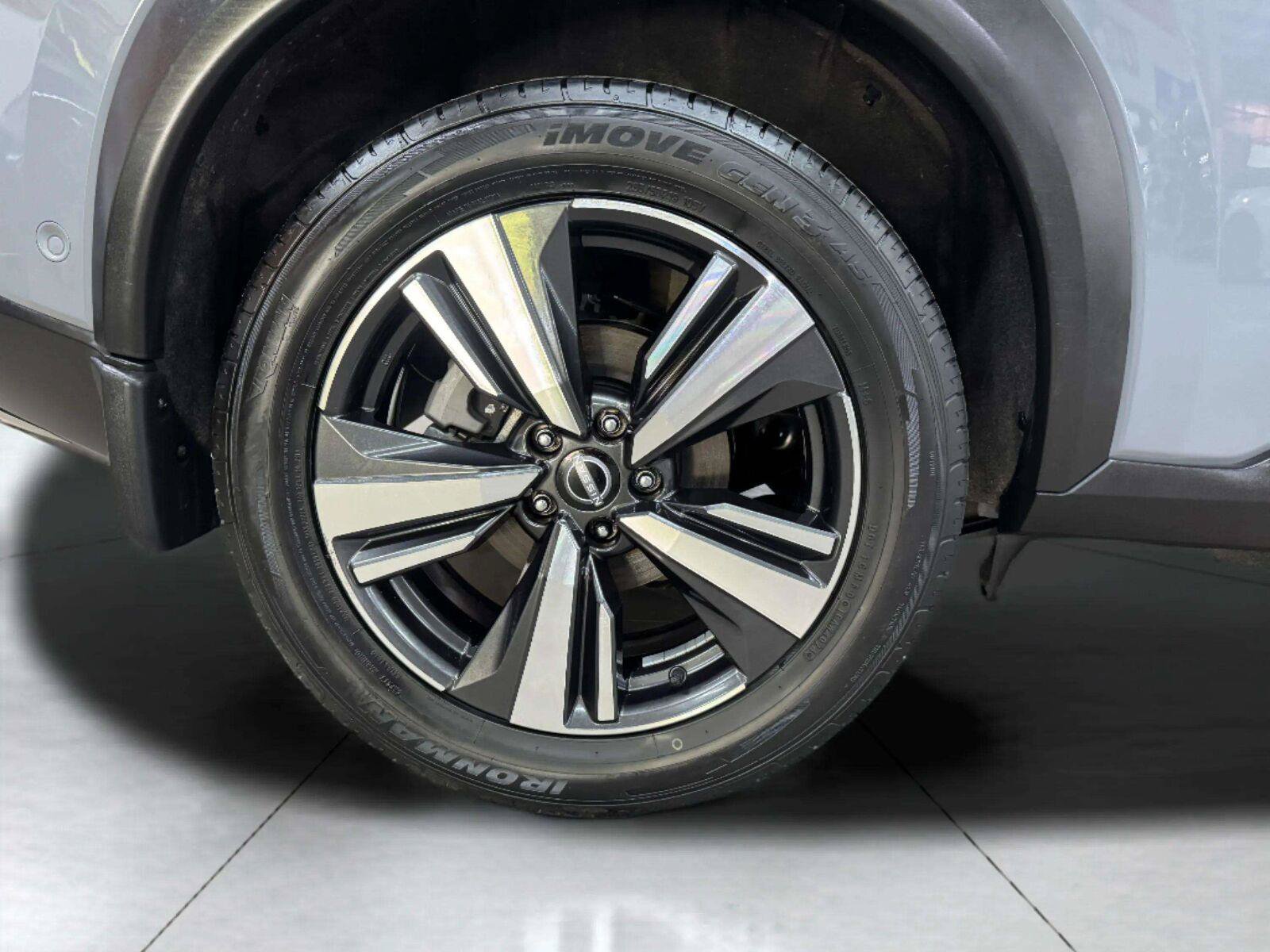 Used 2023 Nissan Rogue Platinum FWD image 42