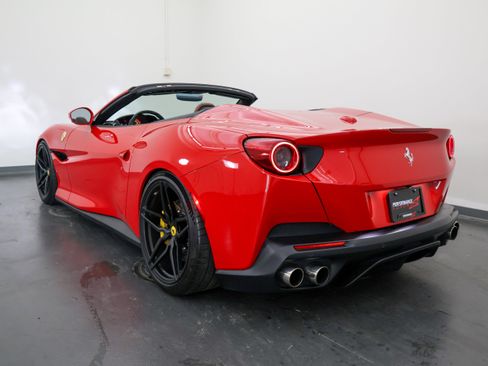 Used 2019 Ferrari Portofino RWD image 6