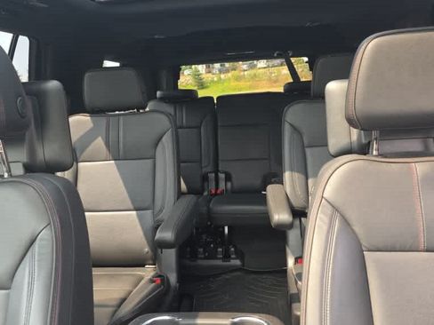 Used 2021 Chevrolet Tahoe RST w/ Luxury Package AWD/4WD image 8