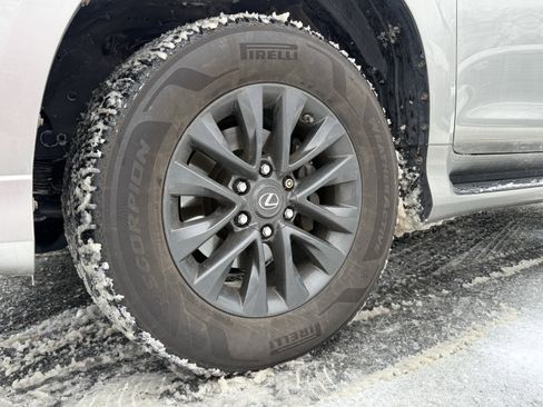 Used 2021 Lexus GX 460 Premium image 10