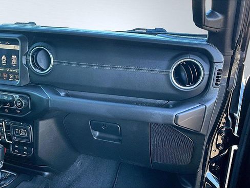 Used 2023 Jeep Wrangler Unlimited Sahara AWD/4WD image 17