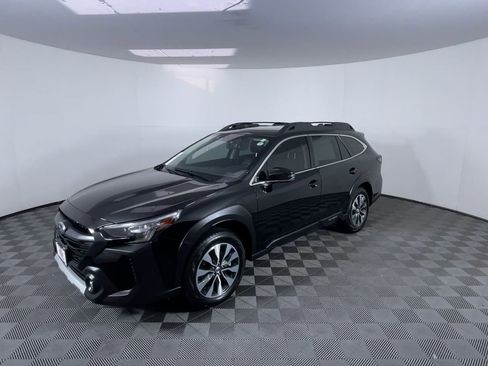 Used 2023 Subaru Outback Limited XT image 4