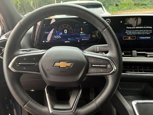 Used 2025 Chevrolet Equinox LT FWD image 30