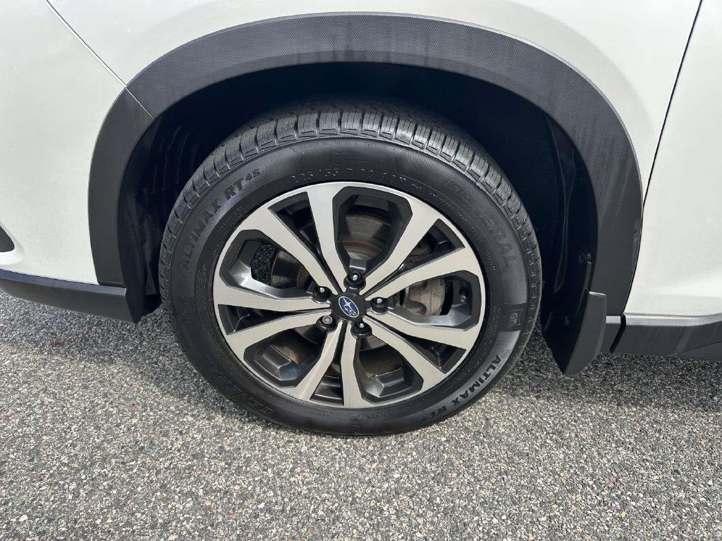 Certified 2022 Subaru Forester Limited AWD/4WD image 6