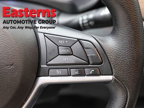 Used 2025 Nissan Altima 2.5 SV FWD image 16