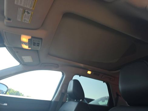 Used 2025 Nissan Pathfinder Platinum FWD image 19