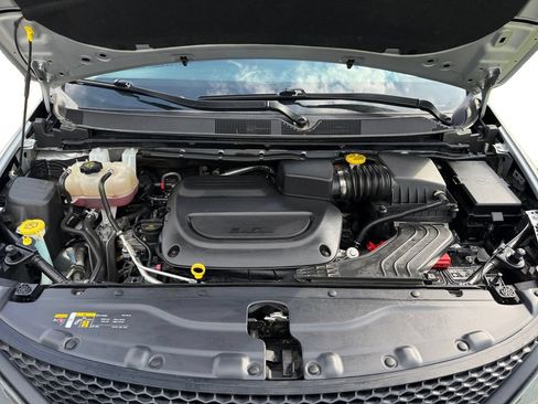 Used 2023 Chrysler Voyager LX FWD image 16